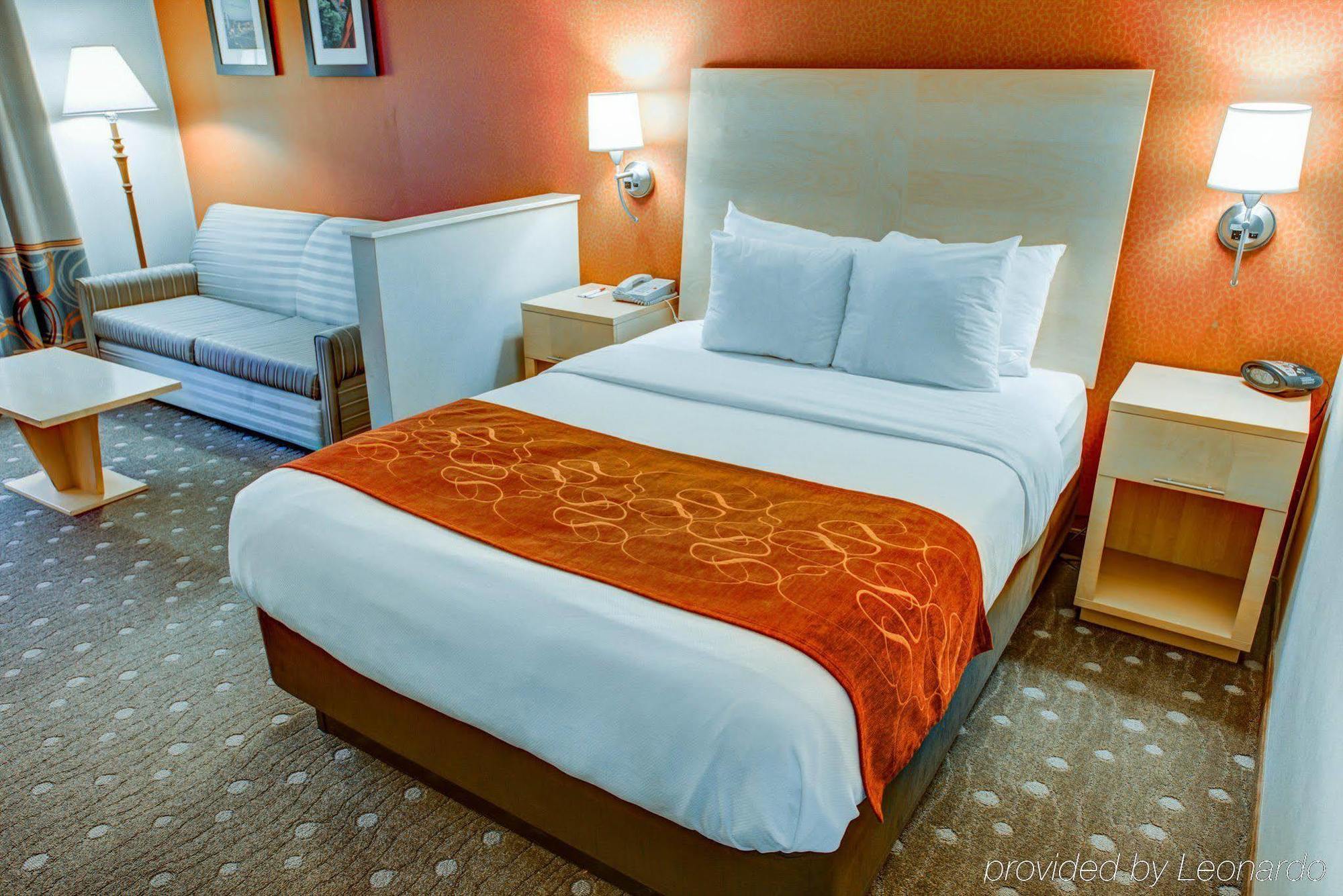 Hotel Comfort Pittsburgh Airport 3*